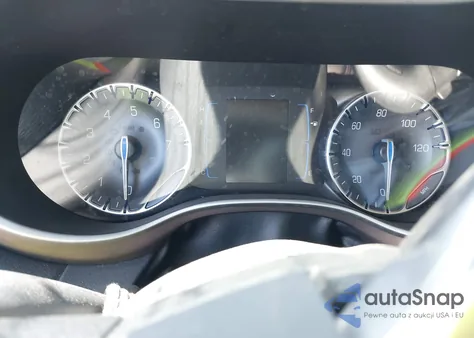 2021 Chrysler Voyager Lxi z USA, uszkodzony, nr VIN 2C4RC1DG8MR539103